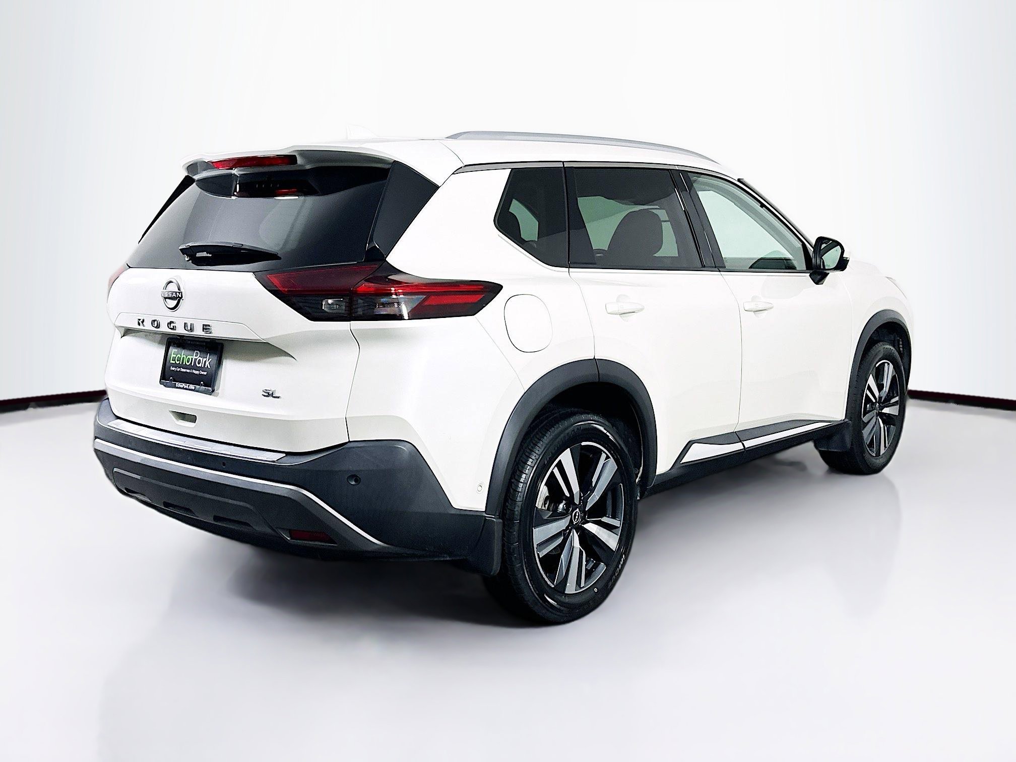 Used 2023 Nissan Rogue SL w/ SL Premium Package image 9