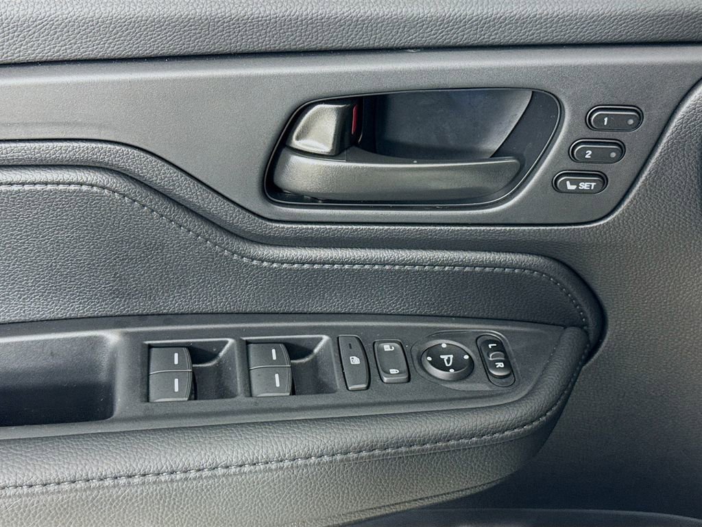 Used 2026 Honda Odyssey EX-L image 23