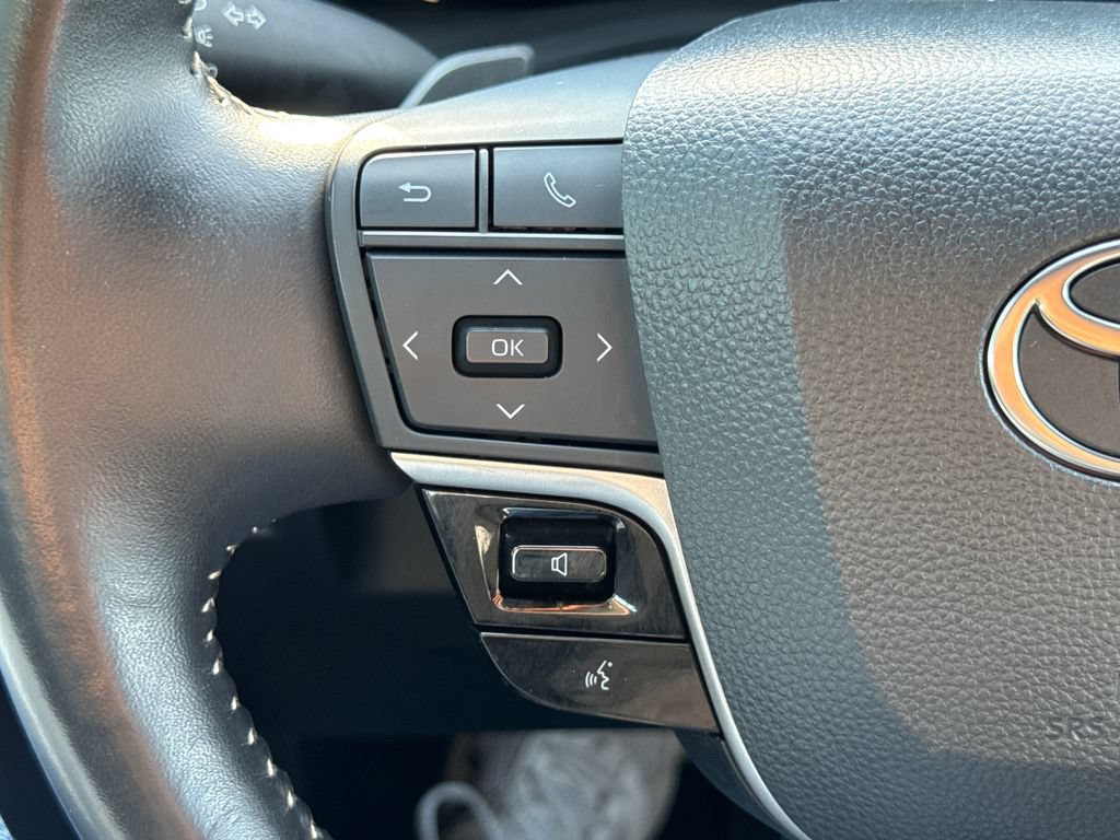 Used 2025 Toyota Camry SE FWD image 30