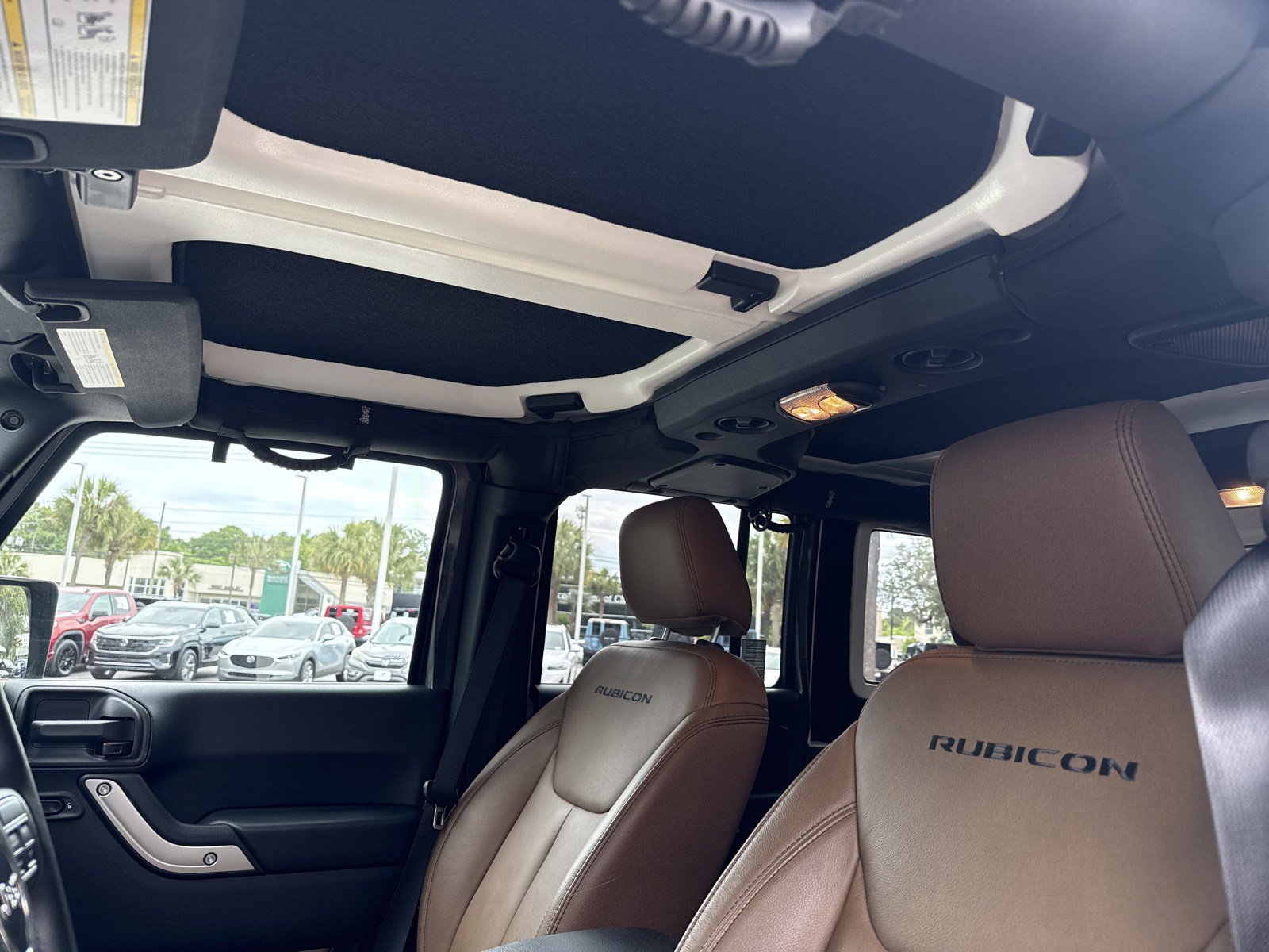 Used 2018 Jeep Wrangler Unlimited Rubicon w/ Dual Top Group AWD/4WD image 14