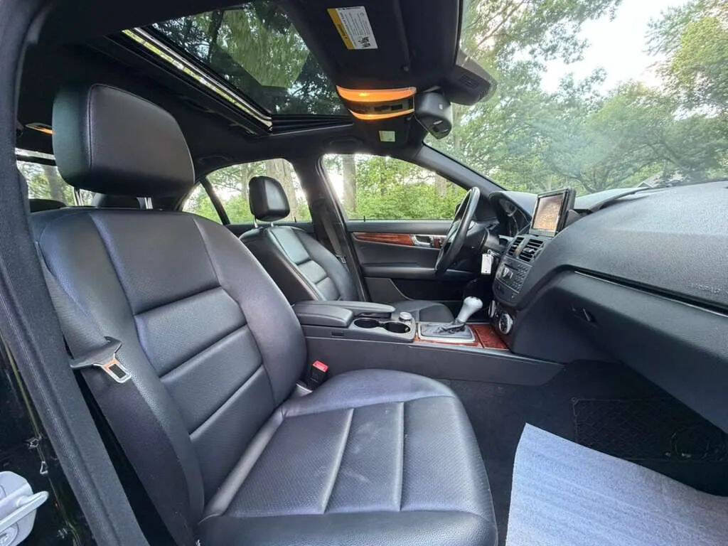 Used 2011 Mercedes-Benz C 300 4MATIC Sedan image 10