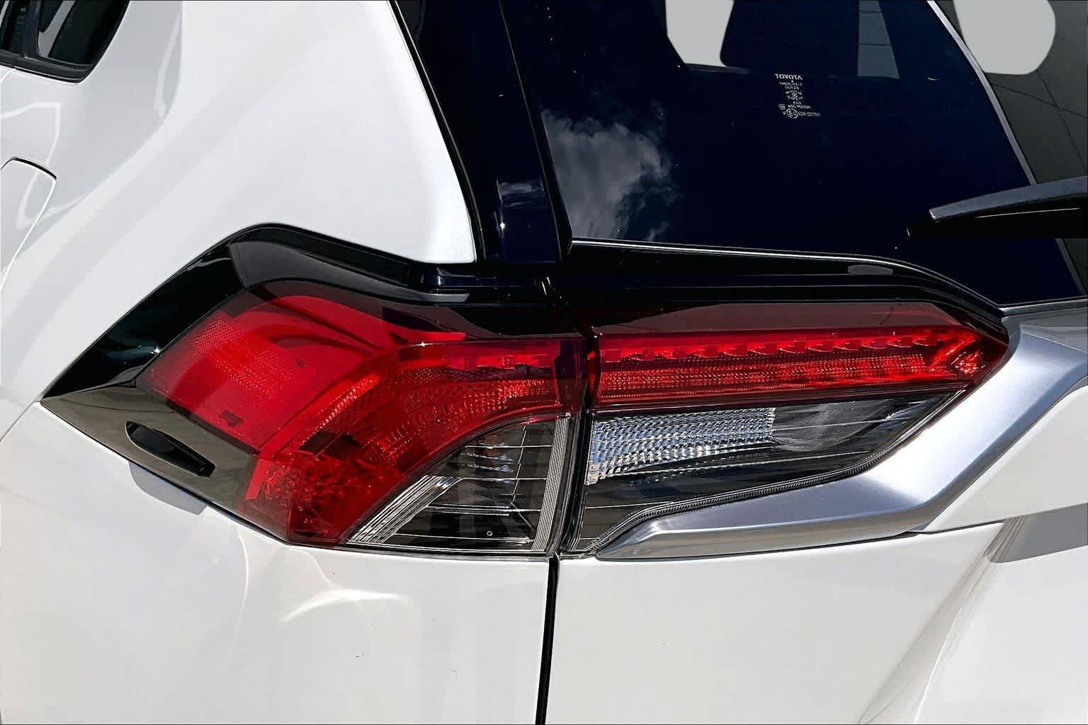 Used 2020 Toyota RAV4 XSE AWD/4WD image 29