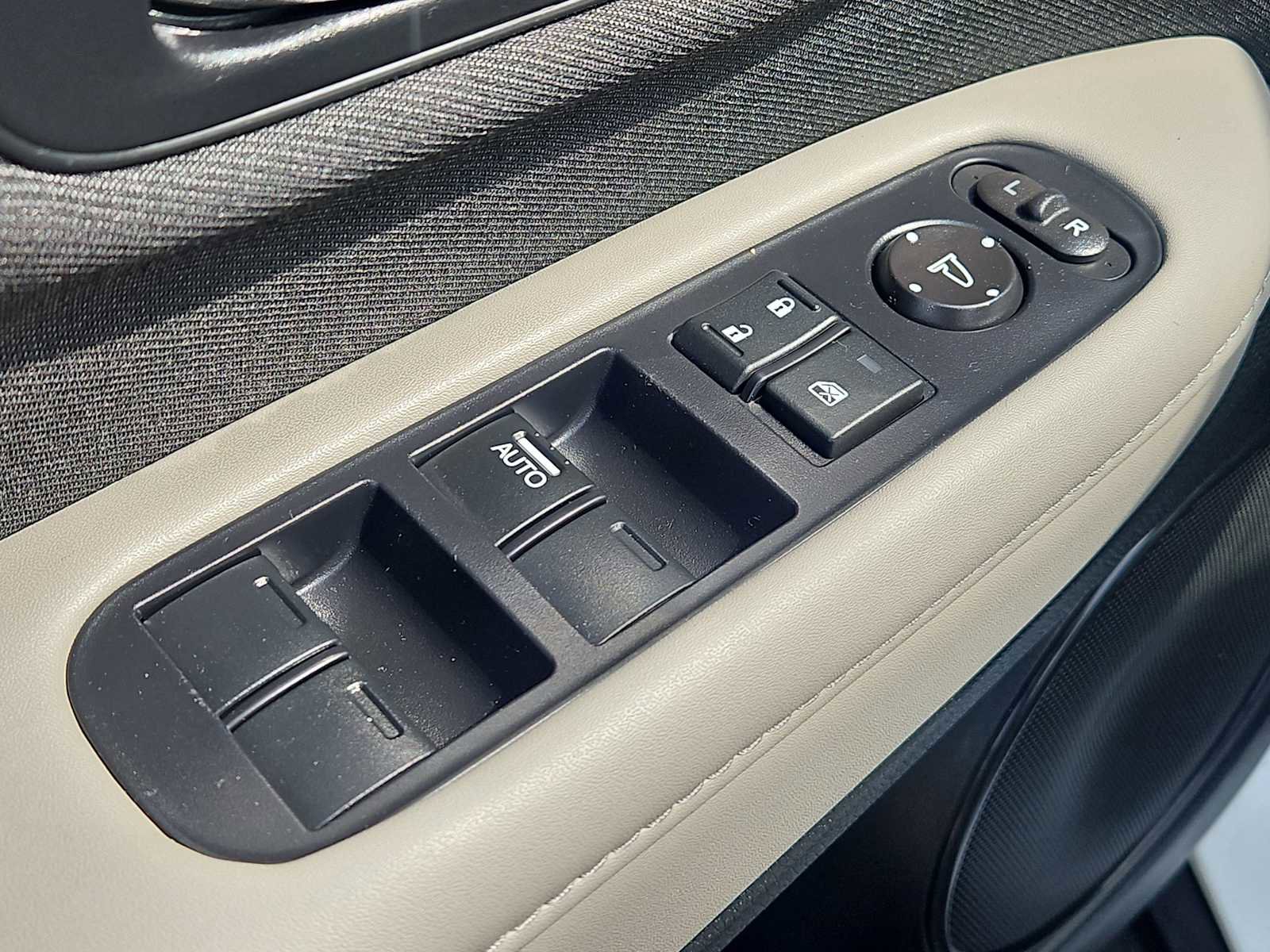 Used 2022 Honda HR-V LX image 22