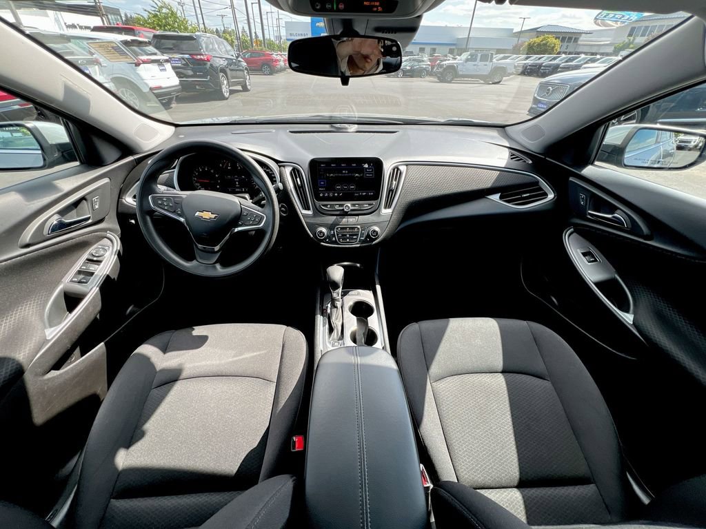 Used 2024 Chevrolet Malibu LT FWD image 18