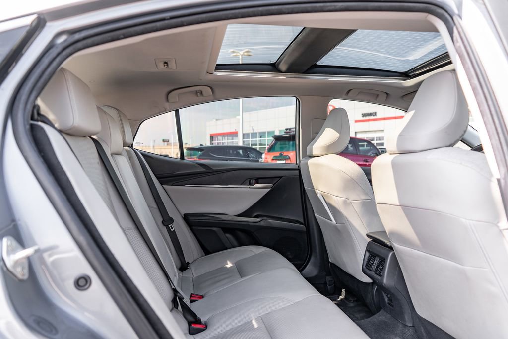 Used 2025 Toyota Camry XLE image 13