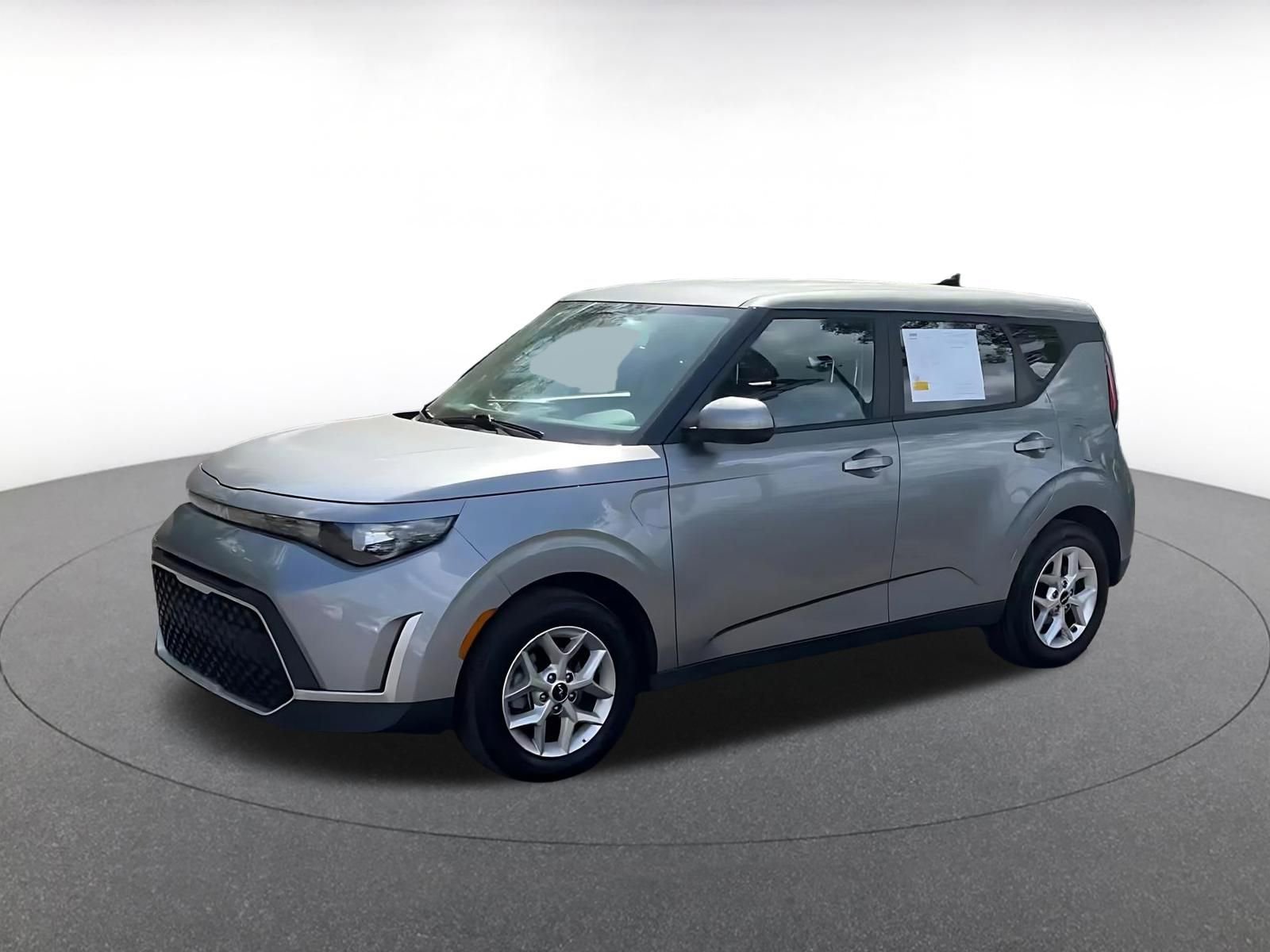 Used 2025 Kia Soul LX w/ LX Technology Package image 8