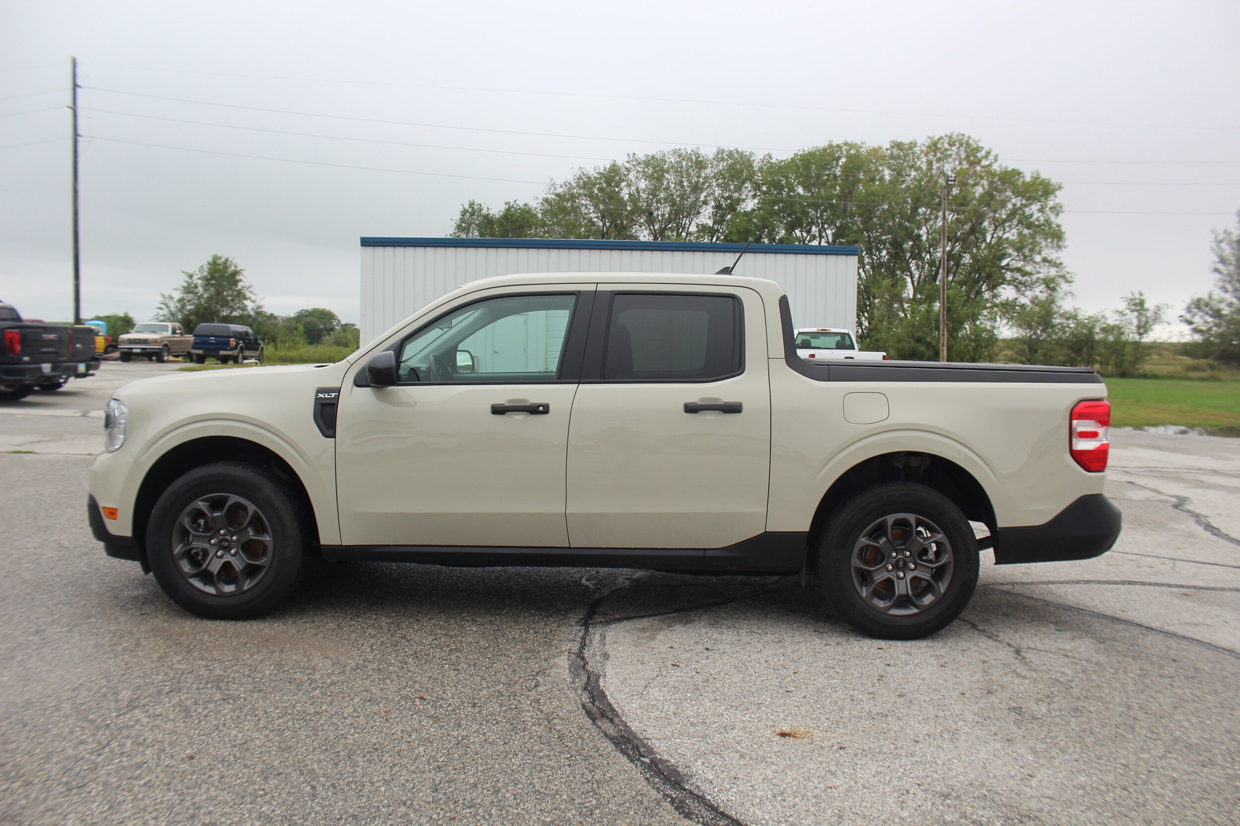 Used 2024 Ford Maverick XLT w/ XLT Luxury Package AWD/4WD image 2