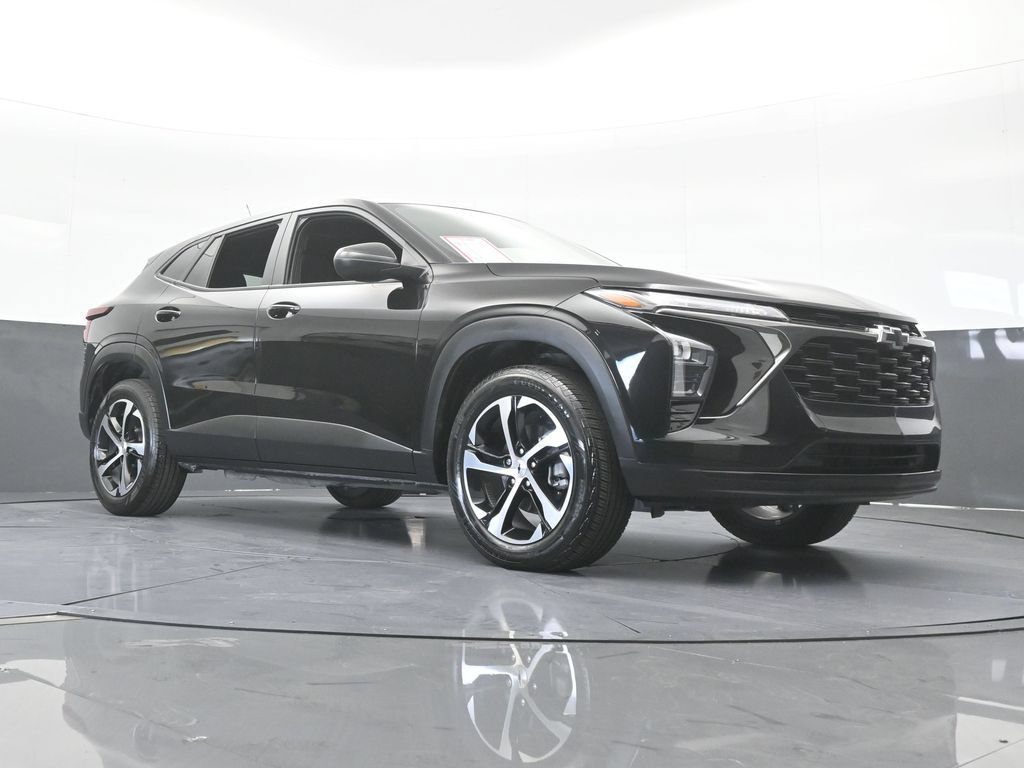 Used 2025 Chevrolet Trax RS w/ Driver Confidence Package FWD image 57