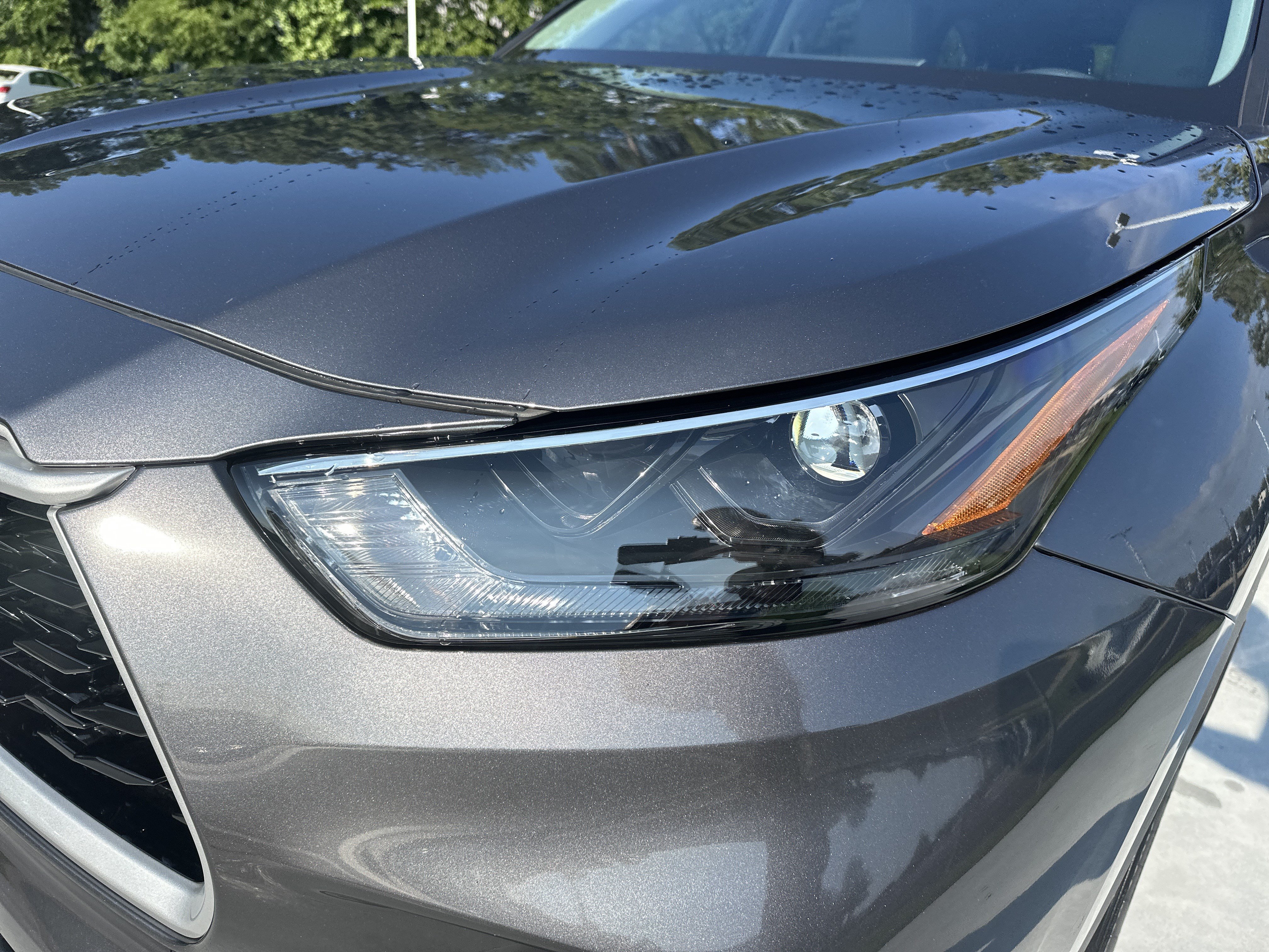 Used 2024 Toyota Highlander XLE FWD image 6