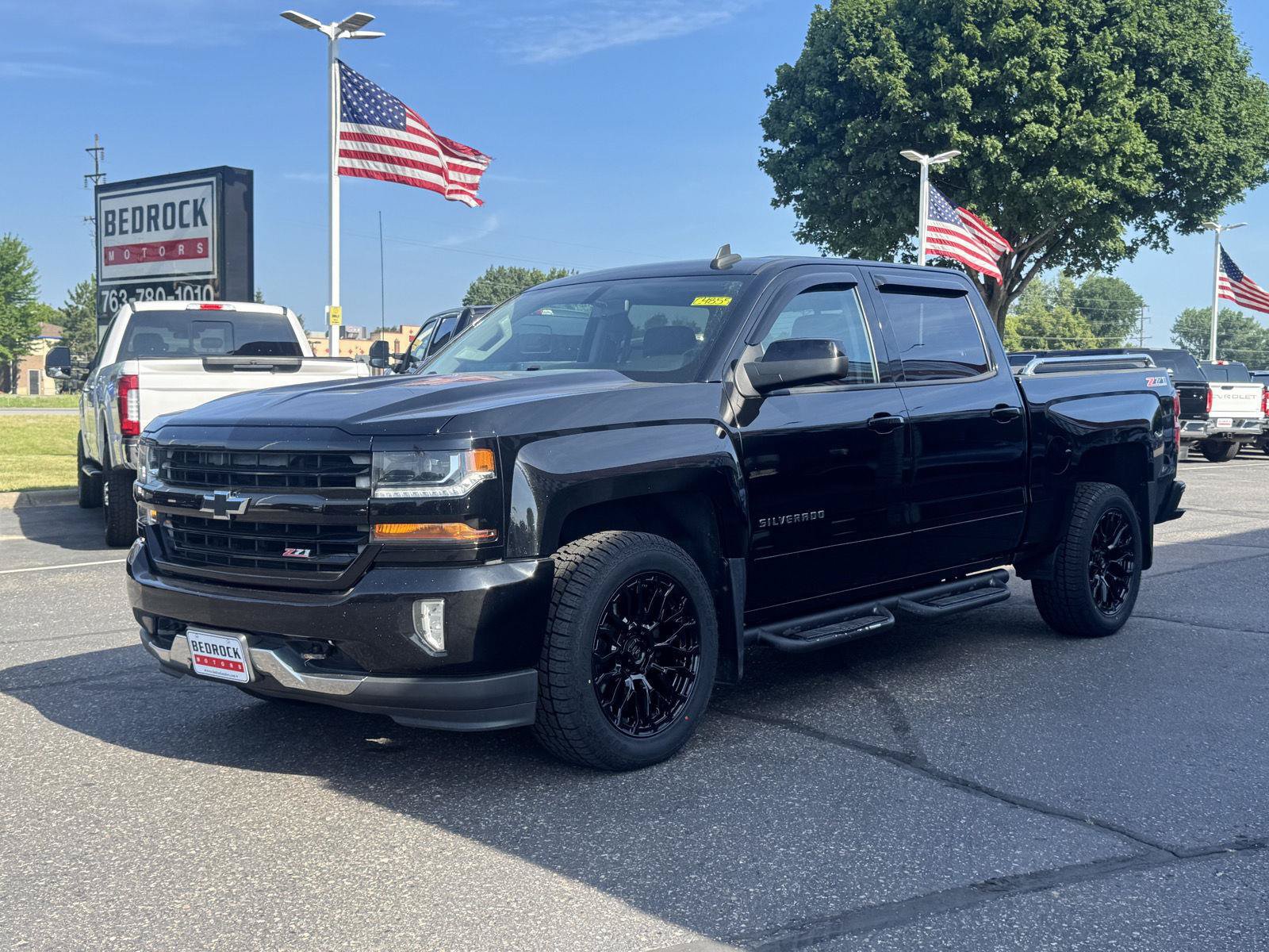 Used 2017 Chevrolet Silverado 1500 LT w/ All Star Edition AWD/4WD image 3