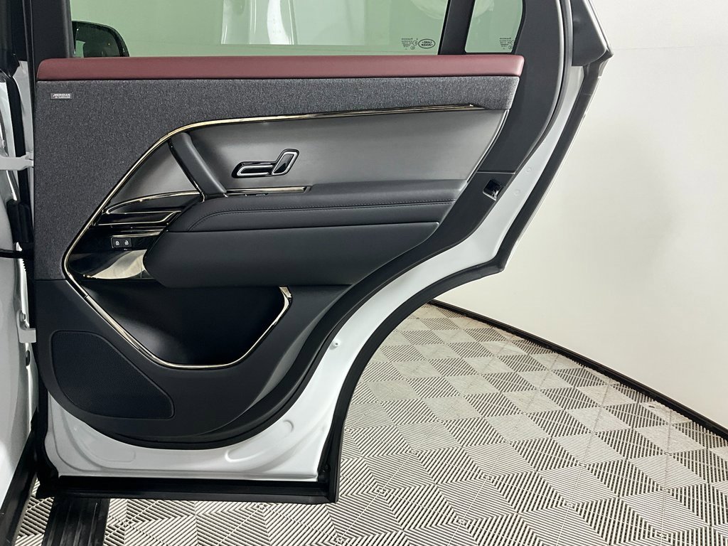 Certified 2024 Land Rover Range Rover Sport Dynamic SE image 24