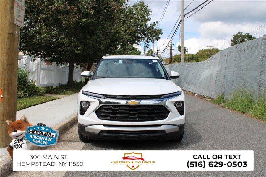 Used 2025 Chevrolet TrailBlazer LT FWD image 3