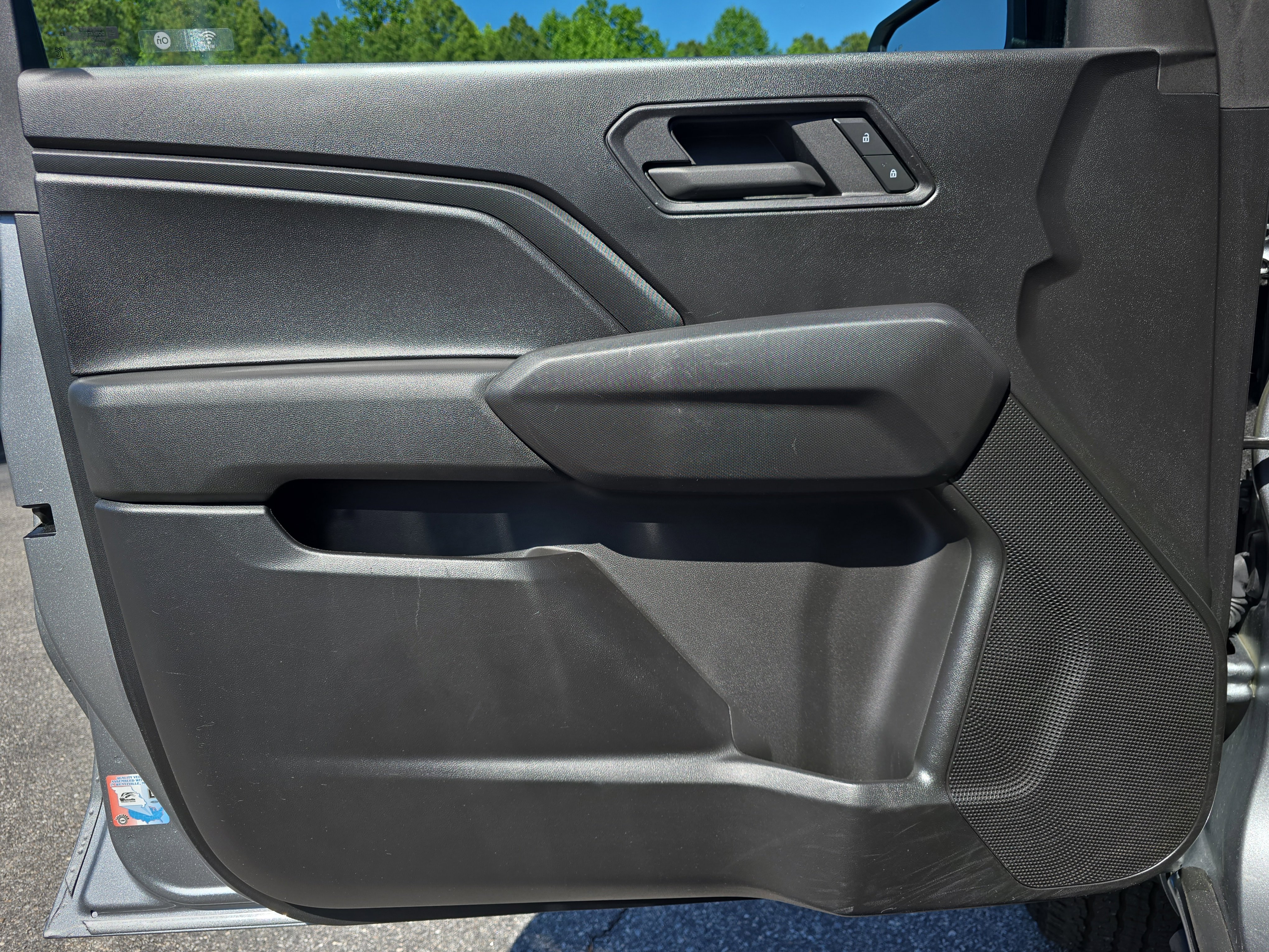 Used 2023 Chevrolet Colorado Trail Boss w/ Technology Package AWD/4WD image 27