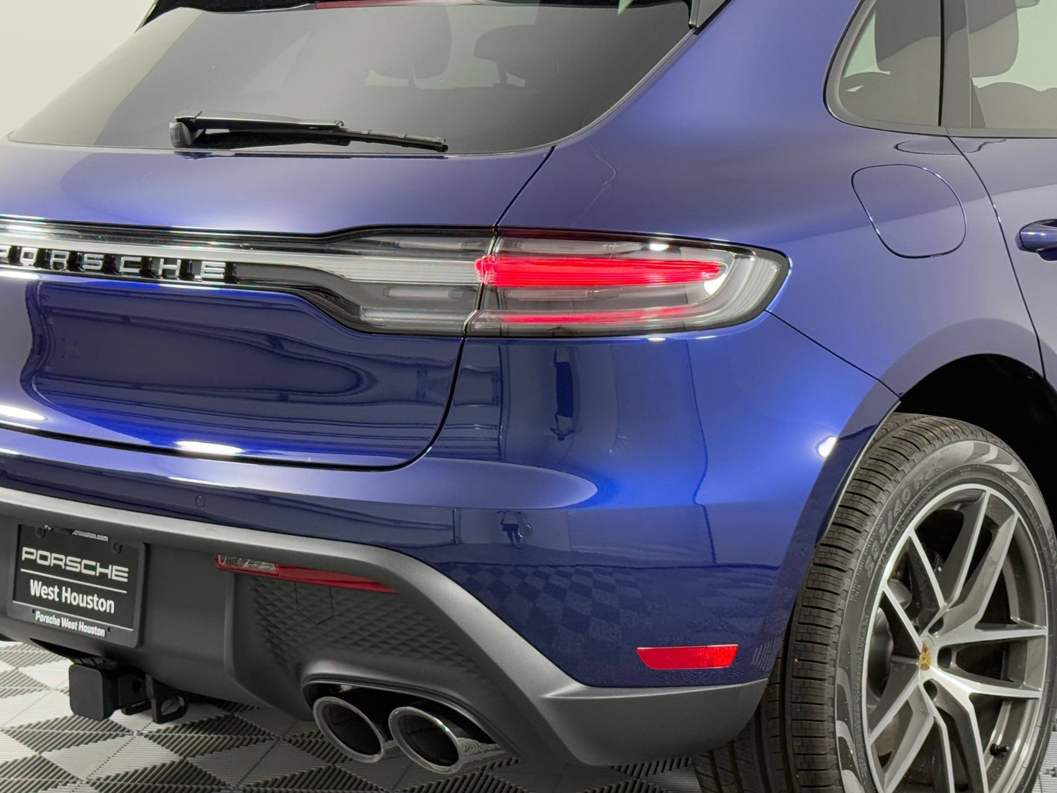 Certified 2026 Porsche Macan AWD/4WD image 13