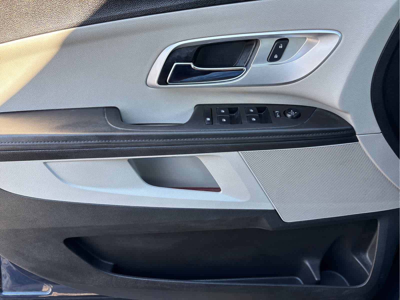 Used 2015 Chevrolet Equinox LS image 28