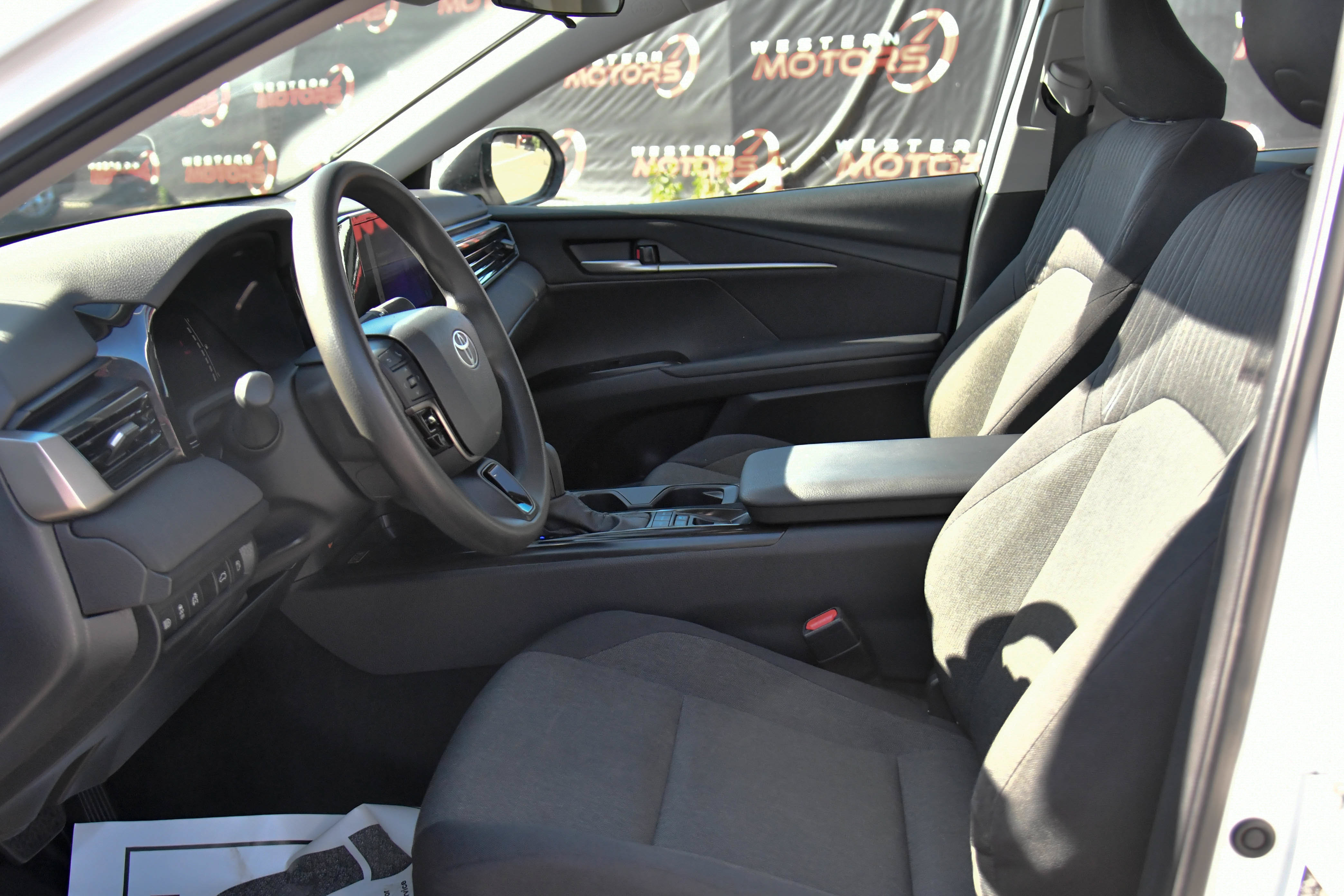 Used 2025 Toyota Camry LE FWD image 17