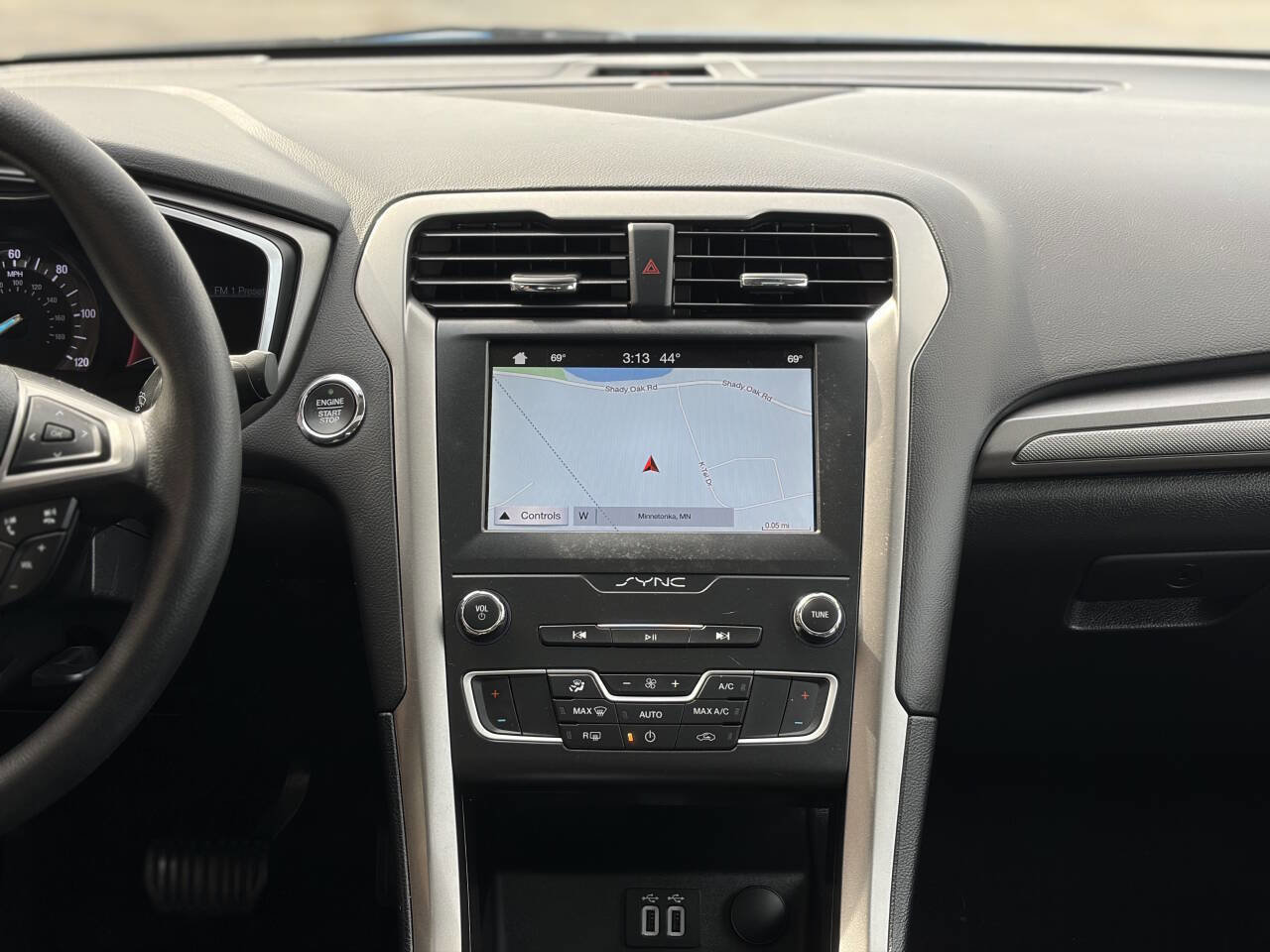 Used 2019 Ford Fusion SE image 22
