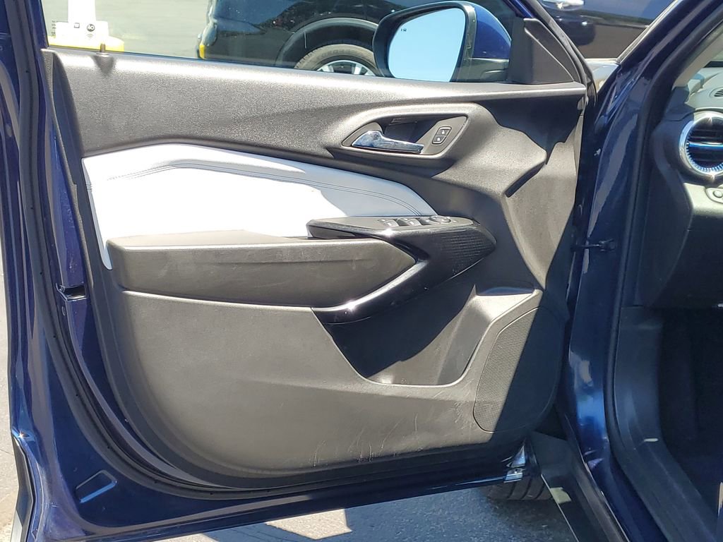 Used 2024 Chevrolet Trax LT w/ Driver Confidence Package FWD image 20