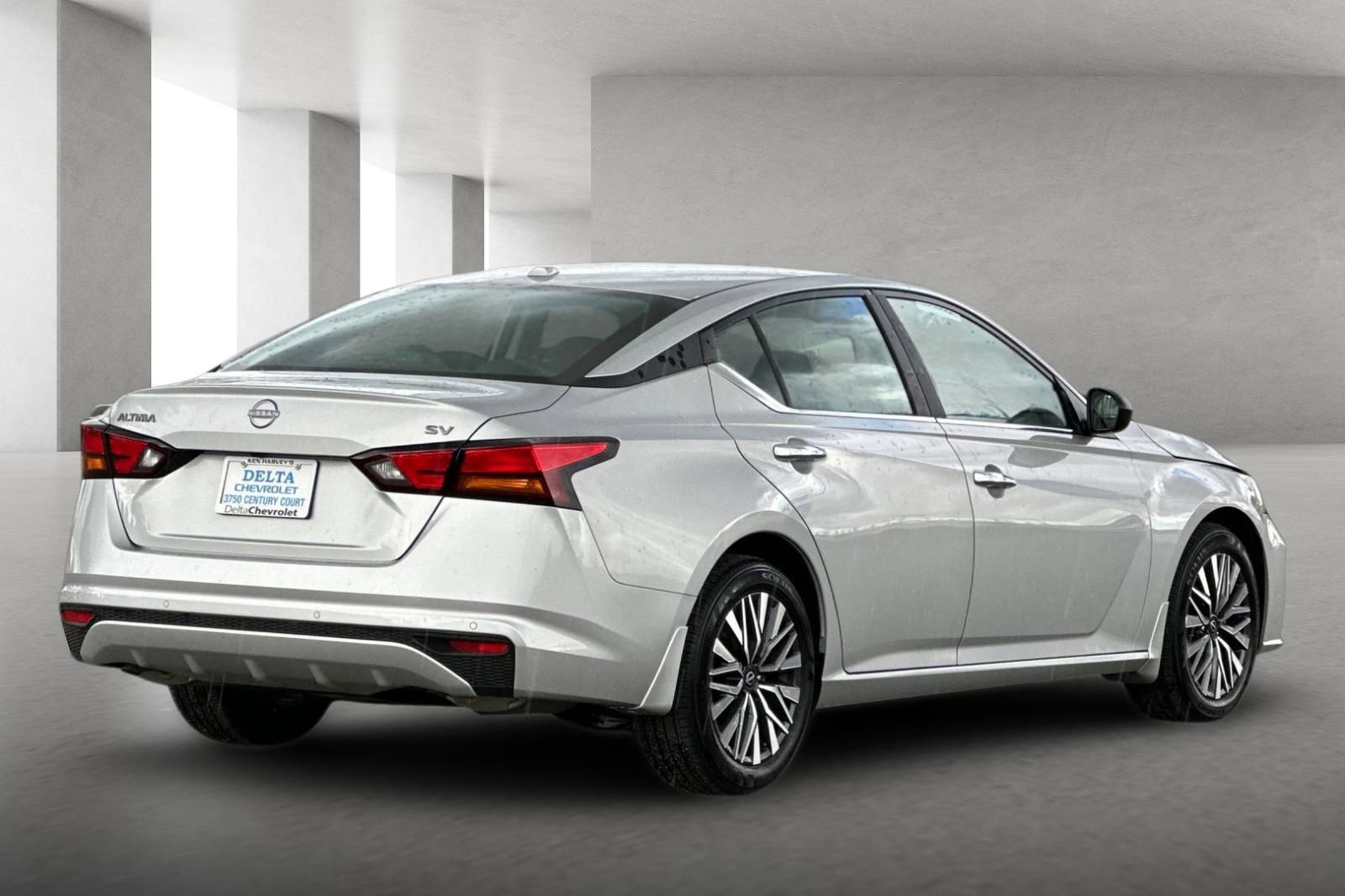 Used 2024 Nissan Altima 2.5 SV image 4