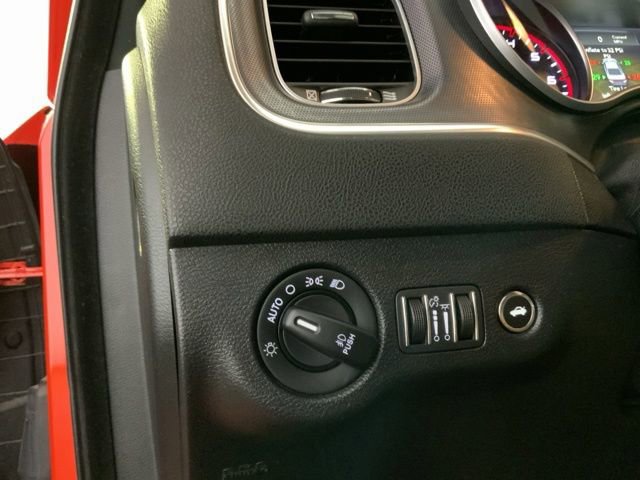 Used 2017 Dodge Charger R/T w/ Premium Group RWD image 22