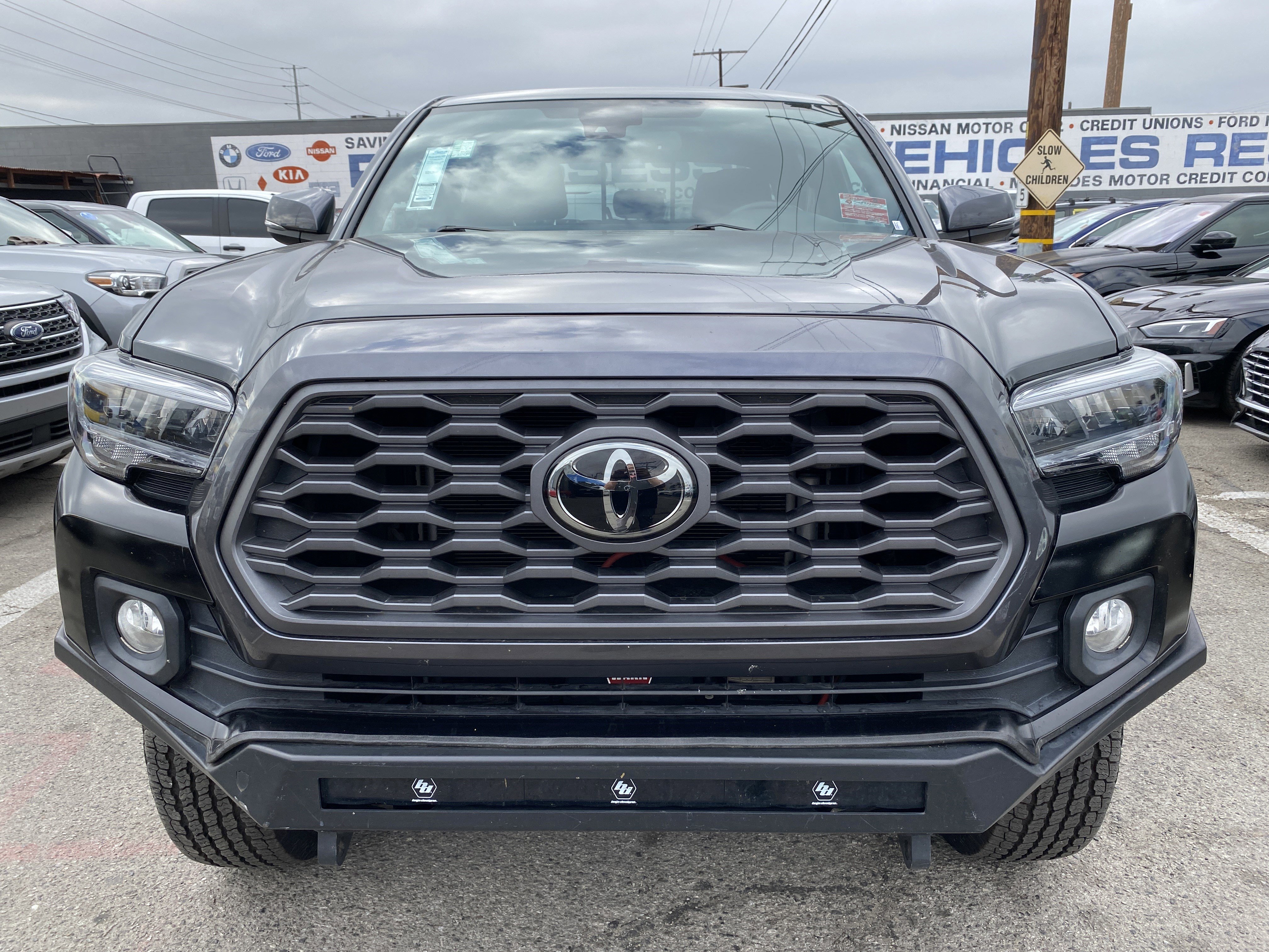Used 2023 Toyota Tacoma TRD Off-Road image 3