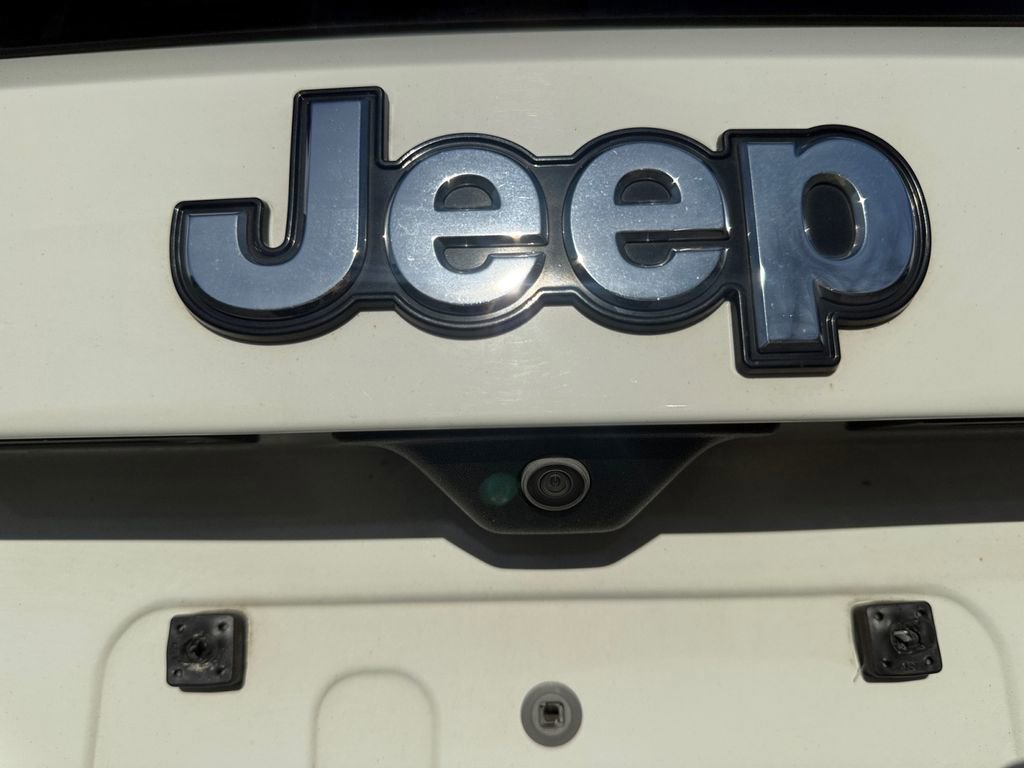 Certified 2023 Jeep Renegade Latitude image 17