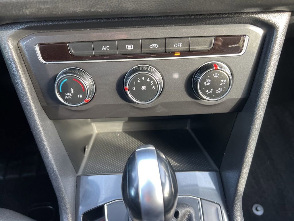 Used 2019 Volkswagen Tiguan S image 43