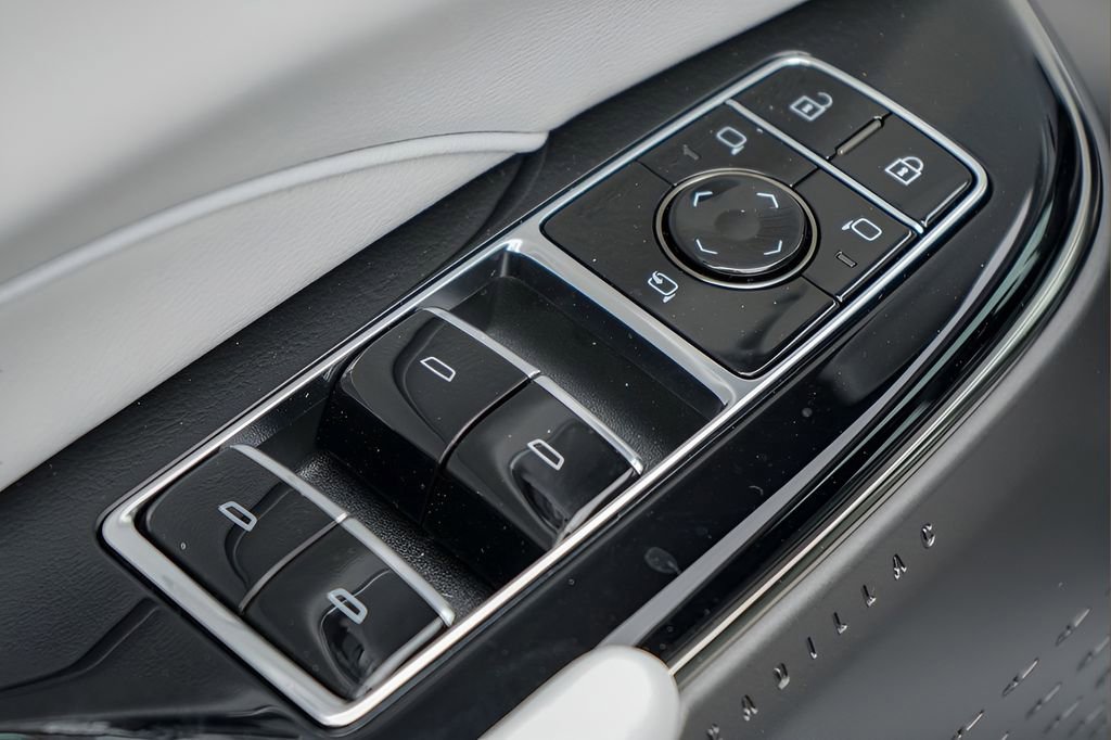 New 2026 Cadillac Lyriq Luxury w/ LPO, Floor Liner Package AWD/4WD image 17