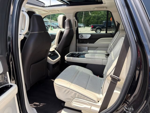 Used 2023 Lincoln Navigator Black Label AWD/4WD image 16