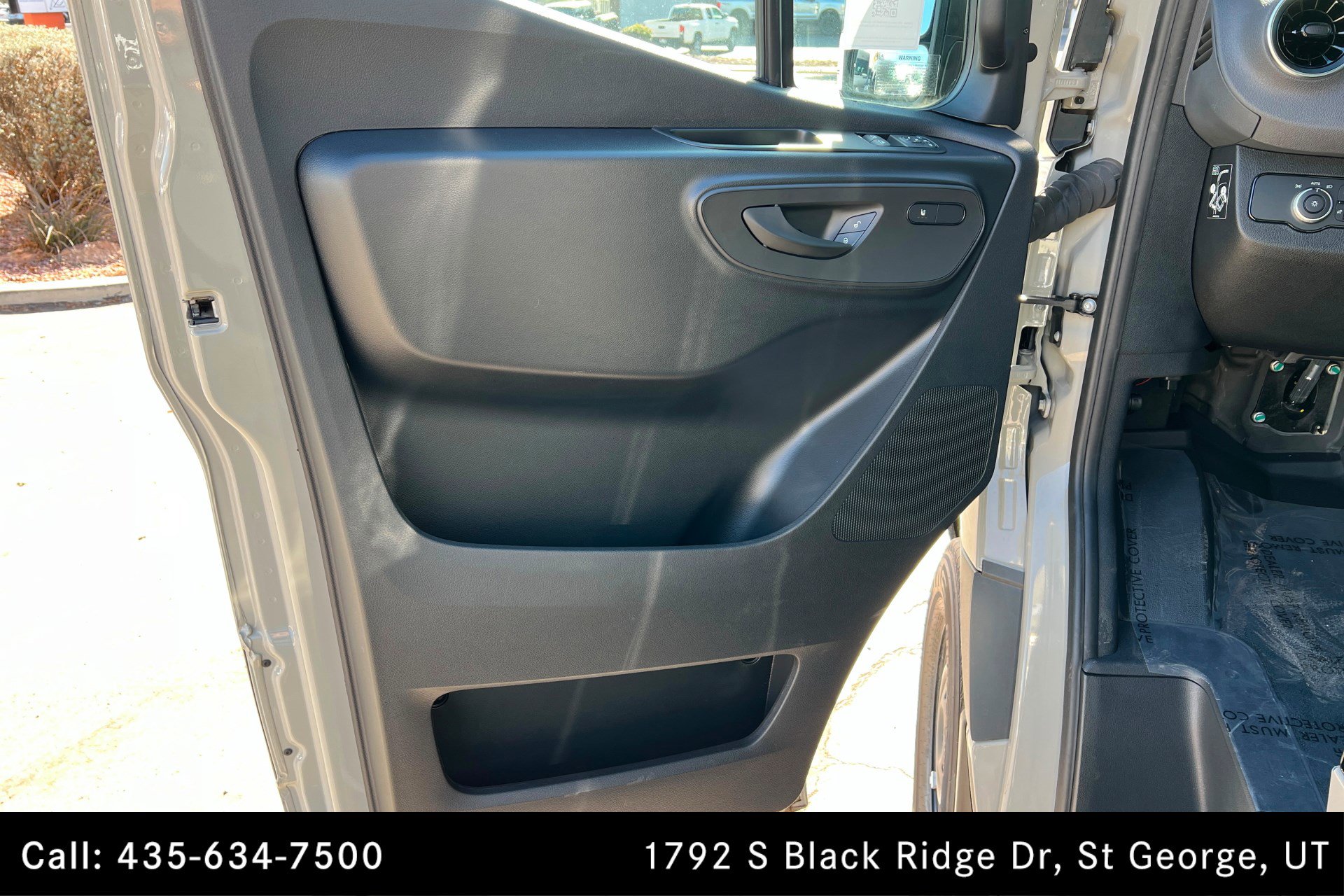 Used 2025 Mercedes-Benz Sprinter 2500 image 14