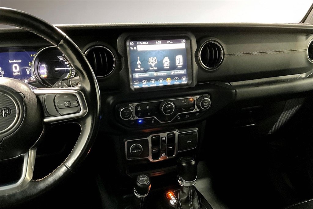 Used 2022 Jeep Wrangler Unlimited Sahara image 9