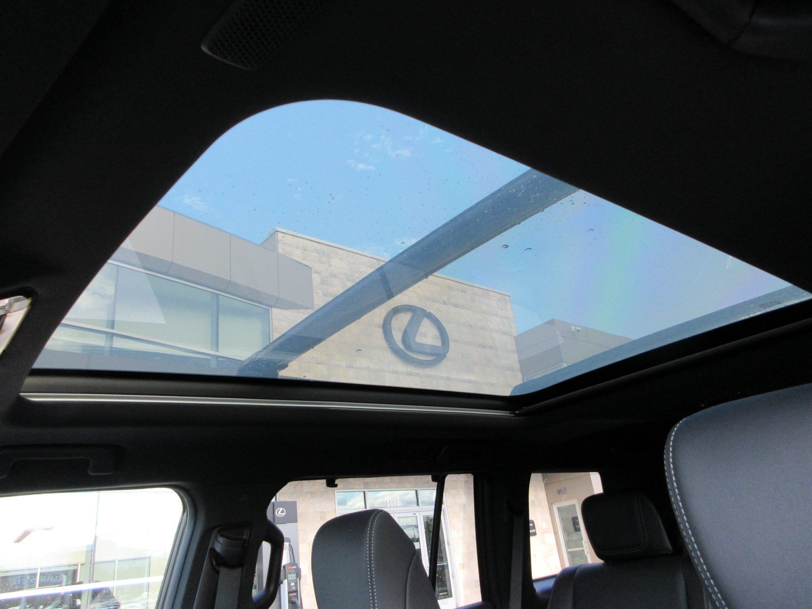 Used 2026 Lexus GX 550 w/ Cold Area Package AWD/4WD image 18