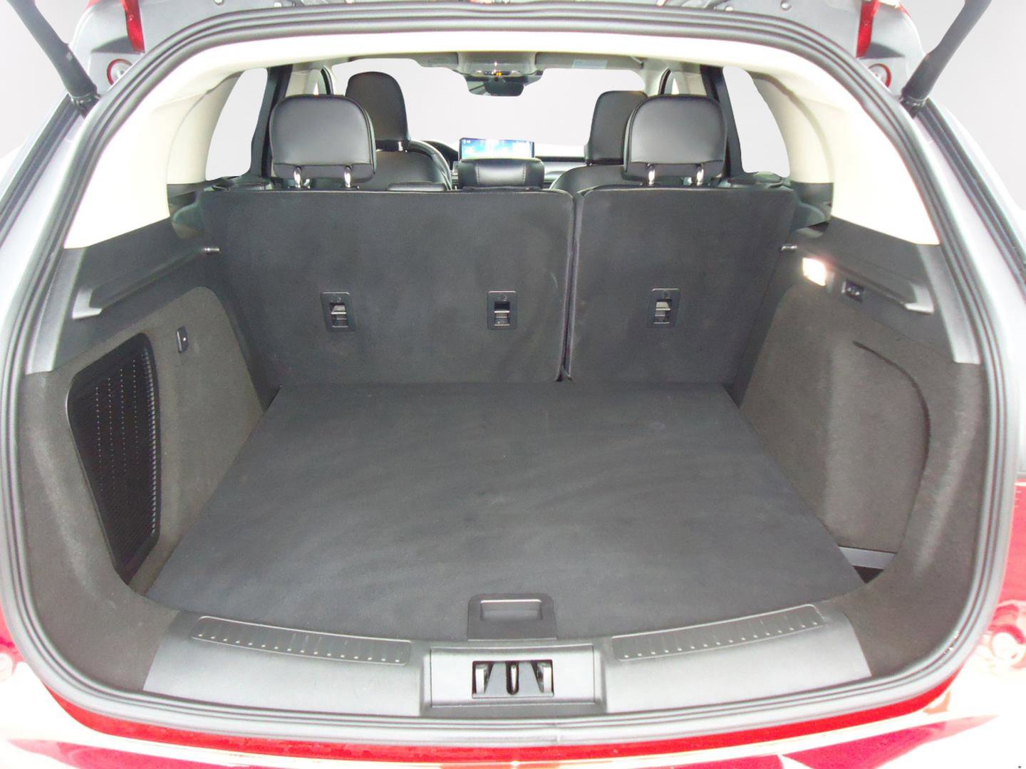 Used 2025 Lincoln Corsair AWD w/ Equipment Group 101A image 10