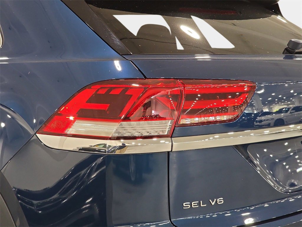 Used 2023 Volkswagen Atlas Cross Sport SEL Premium R-Line image 32