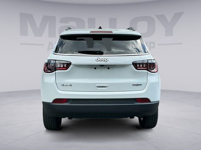 Used 2025 Jeep Compass Latitude AWD/4WD image 4