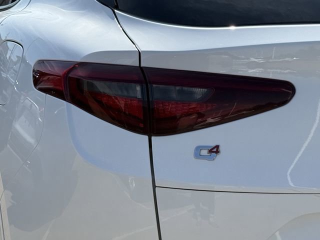 Used 2022 Alfa Romeo Stelvio Veloce AWD/4WD image 6