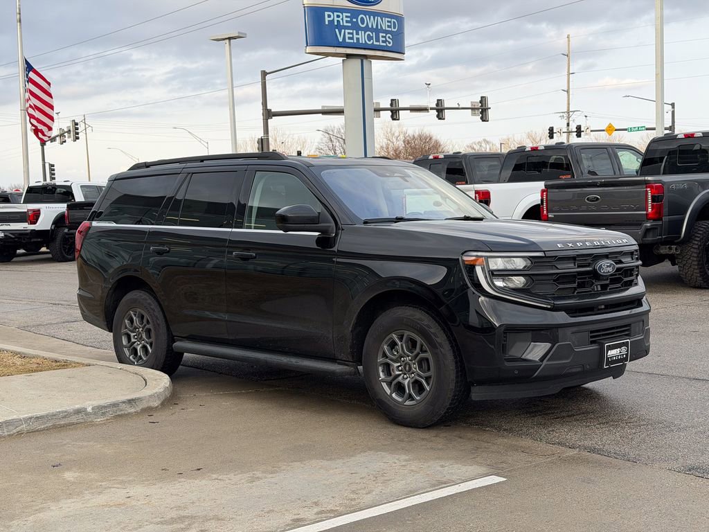 Used 2025 Ford Expedition Active image 7