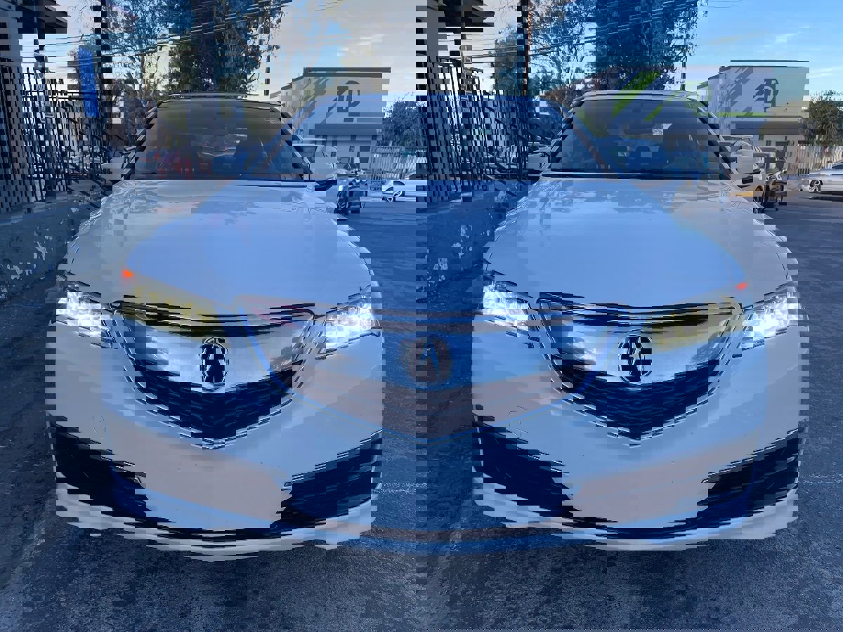 Used 2017 Acura TLX V6 image 2