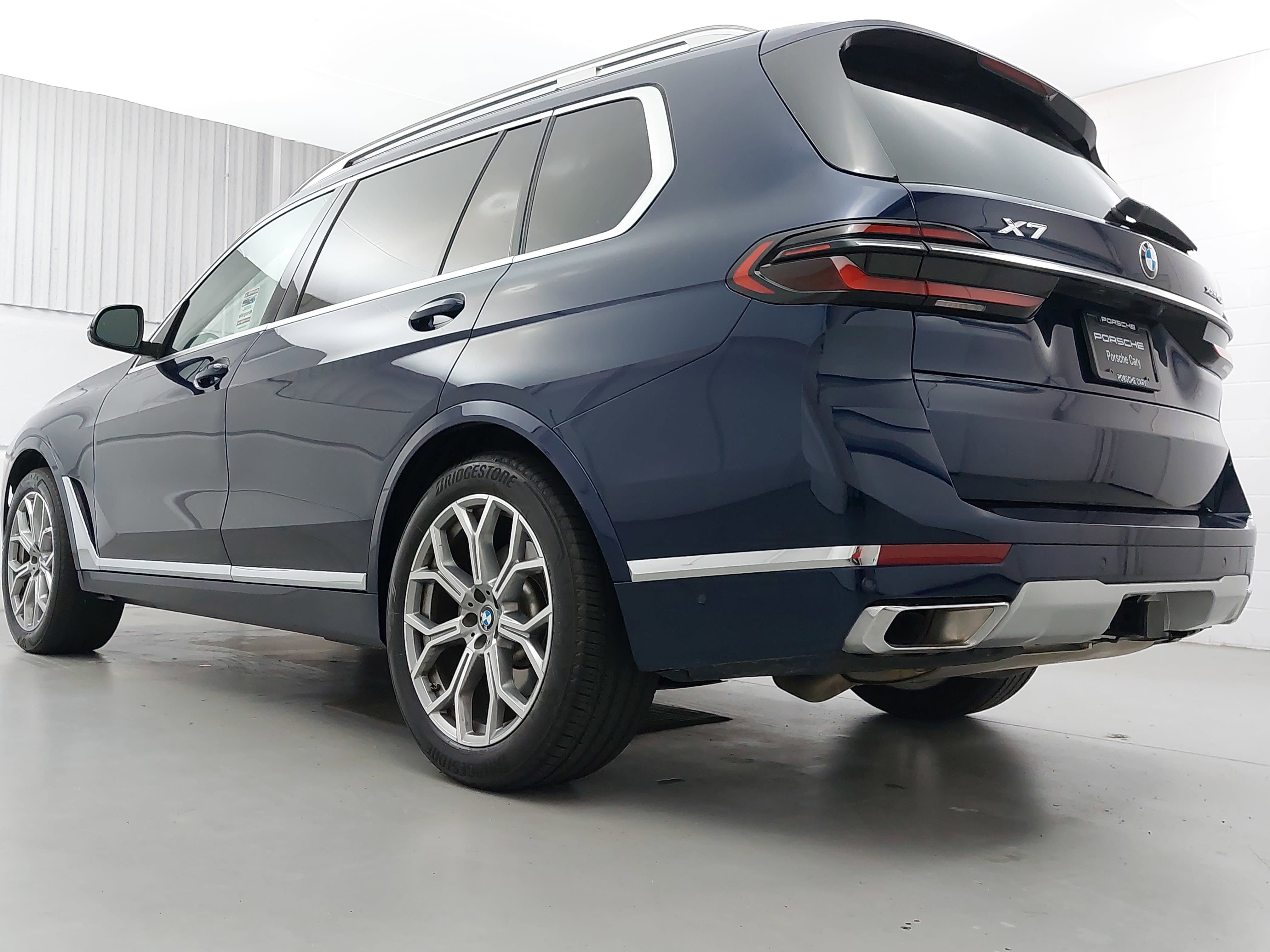Used 2025 BMW X7 xDrive40i AWD/4WD image 3