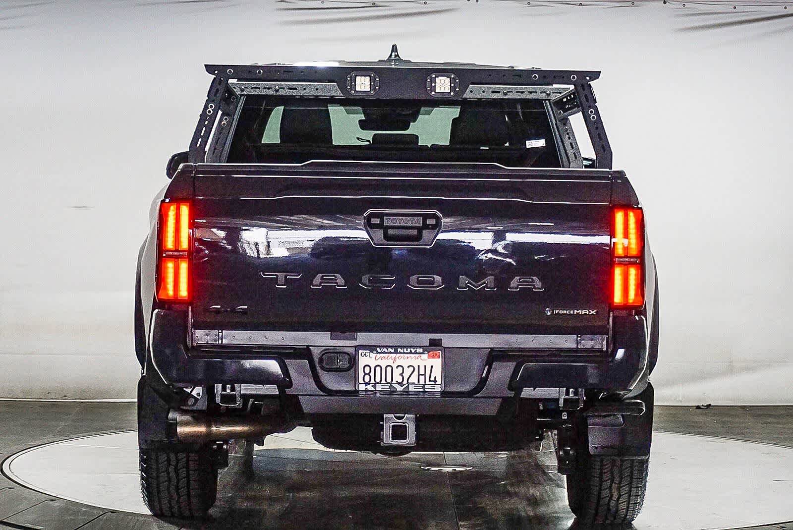 Certified 2025 Toyota Tacoma TRD Off-Road AWD/4WD image 10