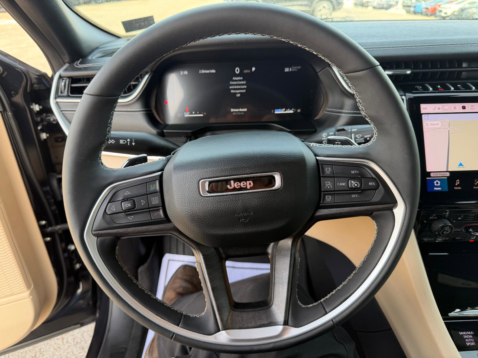 Used 2024 Jeep Grand Cherokee Limited image 18