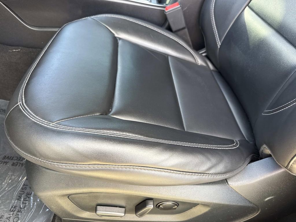 Used 2021 Ford Explorer XLT w/ Equipment Group 202A image 27