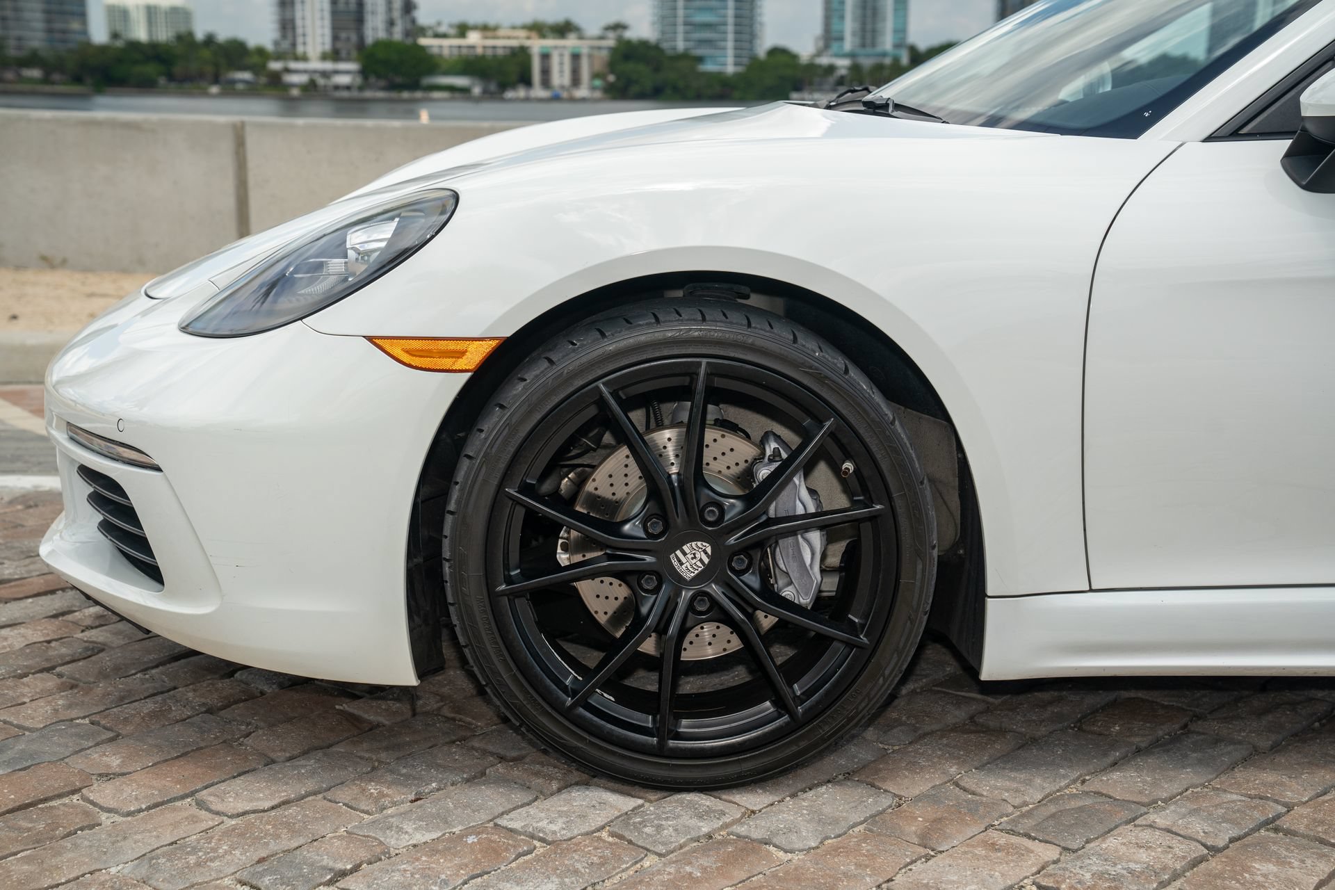 Used 2018 Porsche 718 Cayman RWD image 14