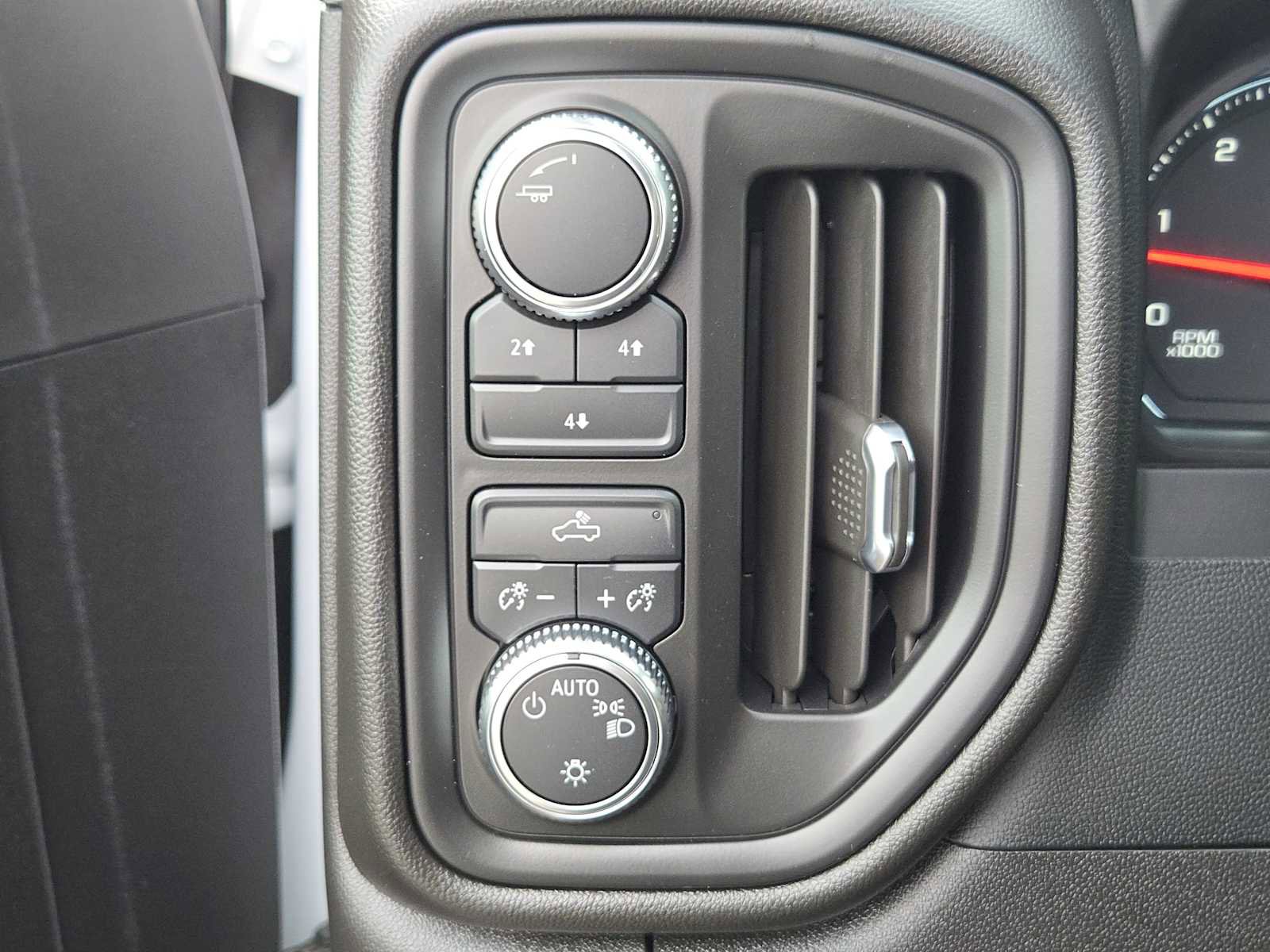 Used 2024 GMC Sierra 3500 Pro w/ Convenience Package image 21