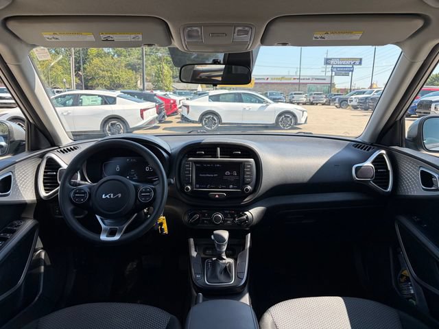 Certified 2023 Kia Soul LX w/ LX Technology Package FWD image 9
