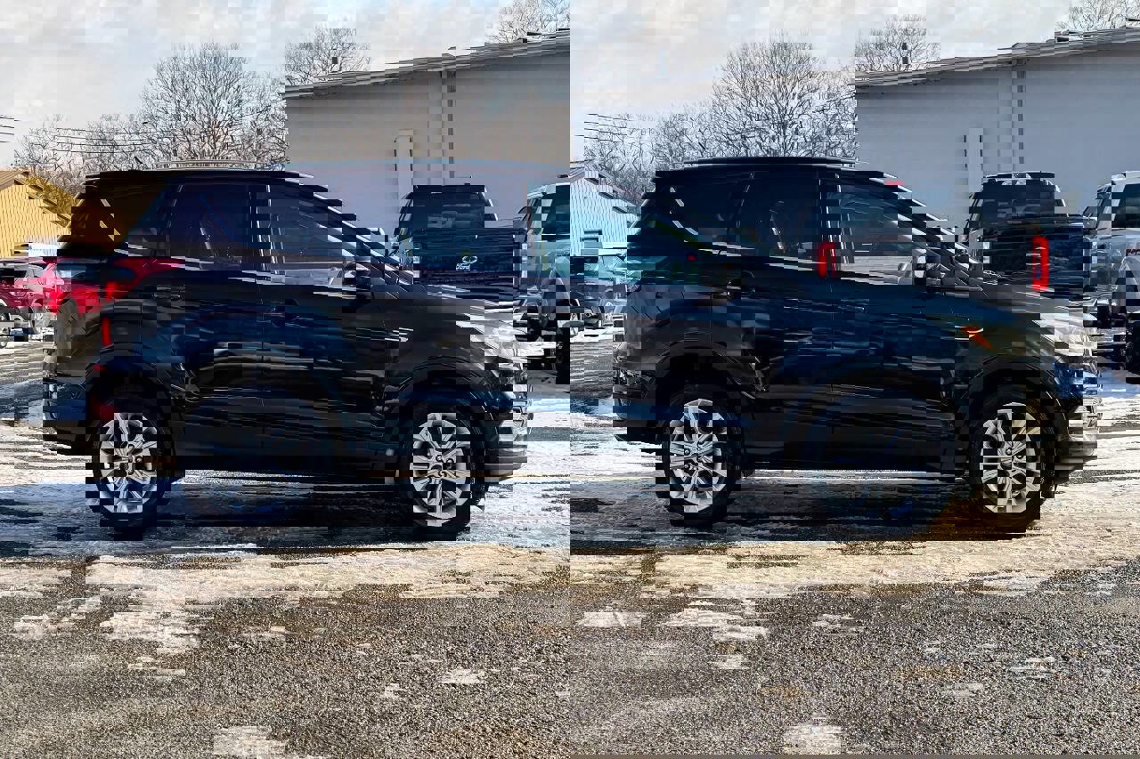 Used 2017 Ford Escape SE w/ SE Cold Weather Package image 2