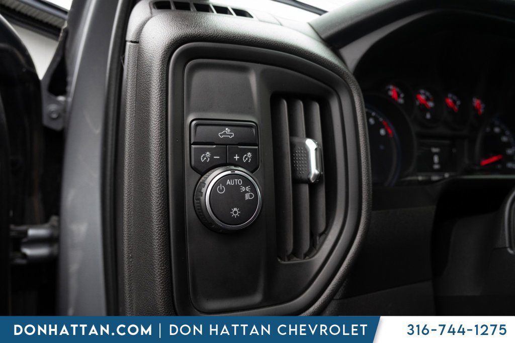 Used 2020 Chevrolet Silverado 1500 Custom w/ Custom Value Package RWD image 11
