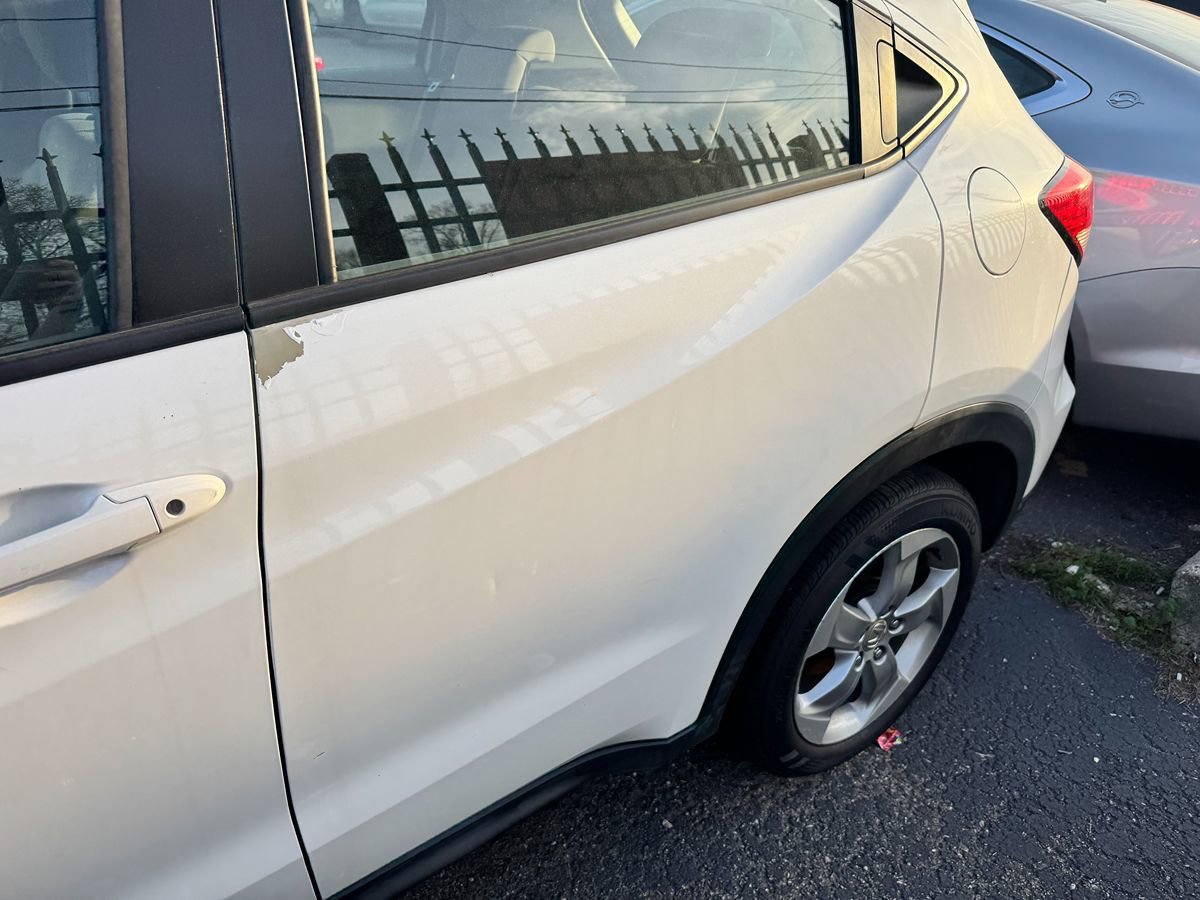 Used 2016 Honda HR-V LX image 8