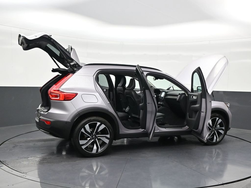 New 2026 Volvo XC40 B5 Plus AWD/4WD image 30