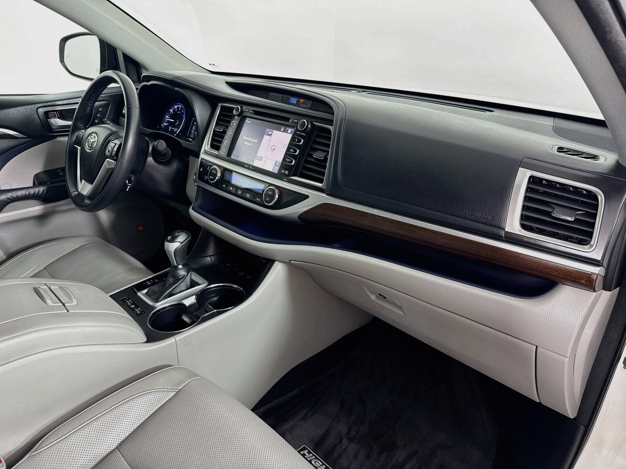 Used 2014 Toyota Highlander Limited AWD/4WD image 33